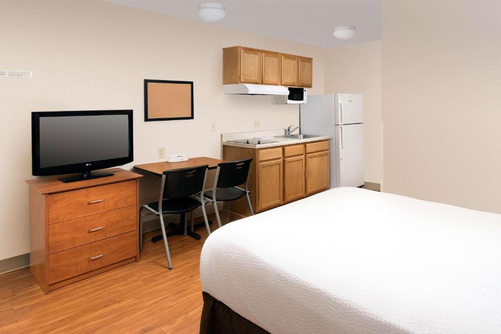Queen Room - Disability Access/Smoking interior